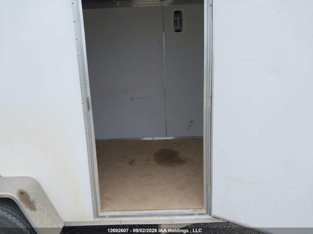 2015 Lightning Enclosed Trailer მანქანა იყიდება აუქციონზე, vin: 5NHULT018FA107249, აუქციონის ნომერი: 12692607