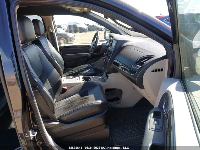 12692641 :رقم المزاد ، 2C4RDGBG2FR725323 vin ، 2015 Dodge Grand Caravan Se مزاد بيع