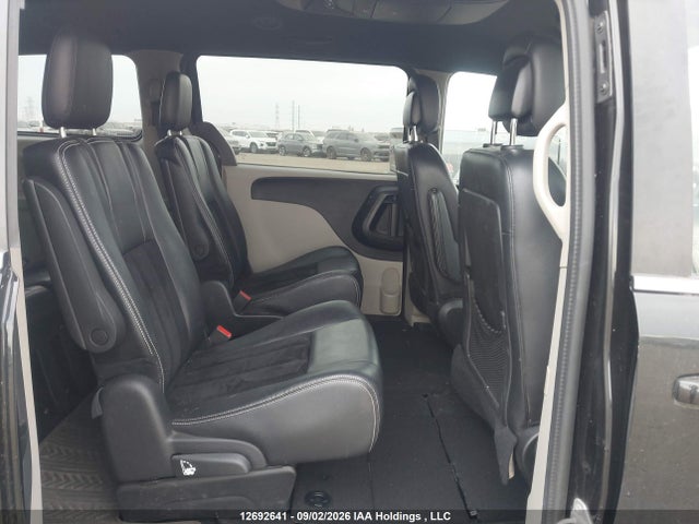 12692641 :رقم المزاد ، 2C4RDGBG2FR725323 vin ، 2015 Dodge Grand Caravan Se مزاد بيع