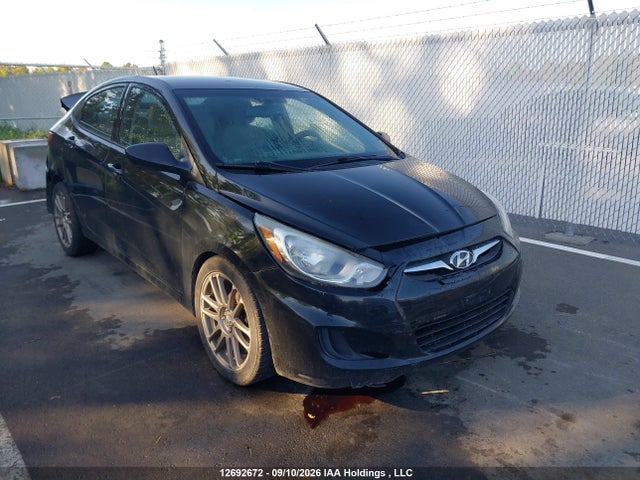 2013 Hyundai Accent Gl მანქანა იყიდება აუქციონზე, vin: KMHCT4AE2DU274266, აუქციონის ნომერი: 12692672