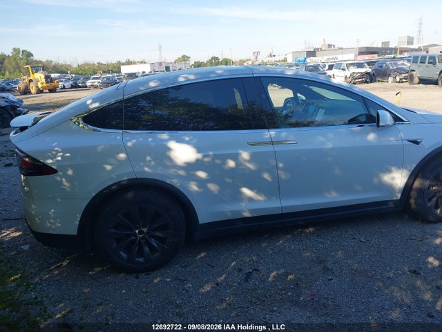 12692722 :رقم المزاد ، 5YJXCBE25LF256412 vin ، 2020 Tesla Model X مزاد بيع