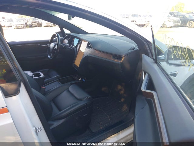 12692722 :رقم المزاد ، 5YJXCBE25LF256412 vin ، 2020 Tesla Model X مزاد بيع