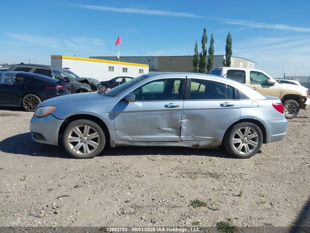 Aukcja sprzedaży 2013 Chrysler 200 Touring, vin: 1C3CCBBB2DN611658, numer aukcji: 12692753