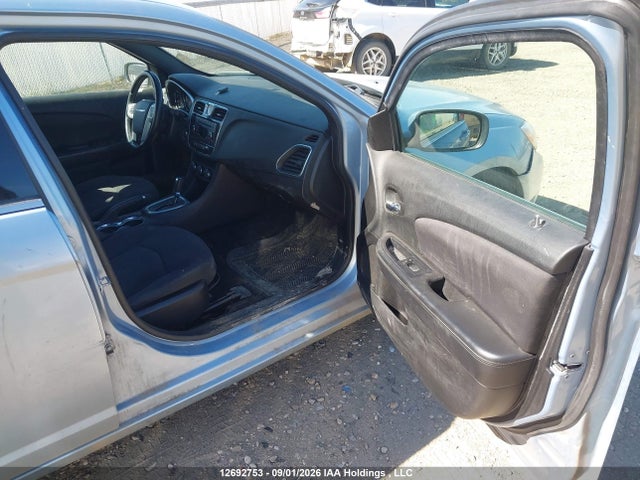 Aukcja sprzedaży 2013 Chrysler 200 Touring, vin: 1C3CCBBB2DN611658, numer aukcji: 12692753