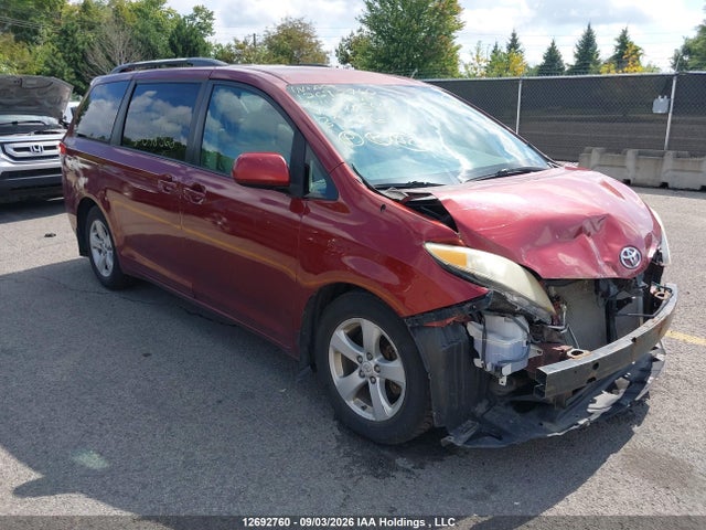 12692760 :رقم المزاد ، 5TDKK3DC8BS078566 vin ، 2011 Toyota Sienna Le 8 Passenger مزاد بيع