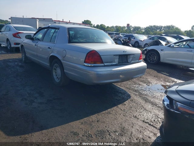 Aukcja sprzedaży 2001 Ford Crown Victoria, vin: 2FAFP74WX1X199399, numer aukcji: 12692767