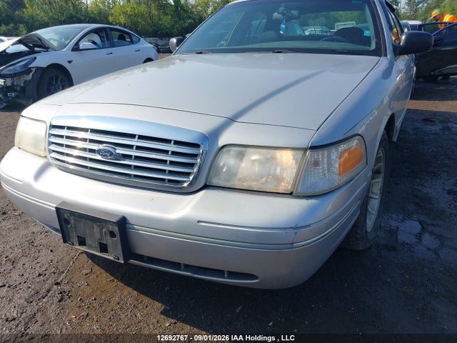 Aukcja sprzedaży 2001 Ford Crown Victoria, vin: 2FAFP74WX1X199399, numer aukcji: 12692767