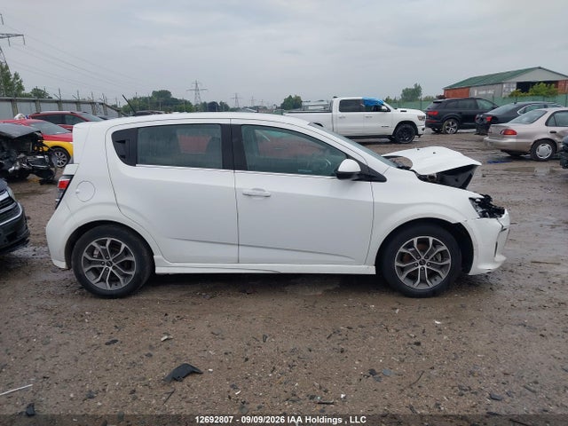 Chevrolet Sonic Lt Auto 2018 1G1JD6SH5J4101889 Image 12