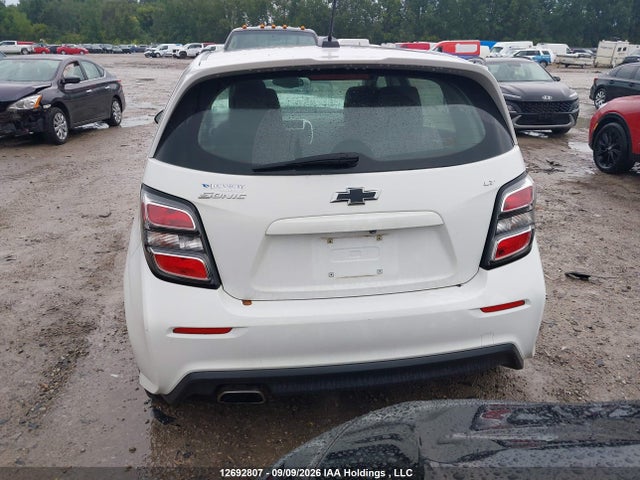 Chevrolet Sonic Lt Auto 2018 1G1JD6SH5J4101889 Image 15