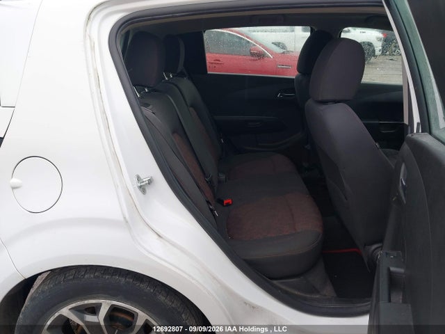 Chevrolet Sonic Lt Auto 2018 1G1JD6SH5J4101889 Image 8
