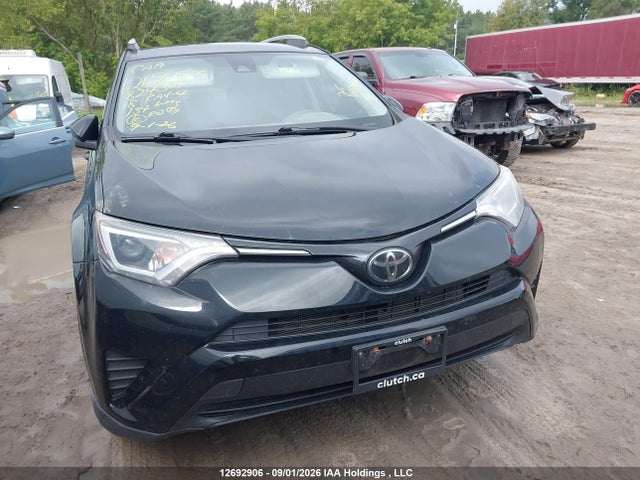 12692906 :رقم المزاد ، 2T3BFREV0JW824304 vin ، 2018 Toyota Rav4 مزاد بيع