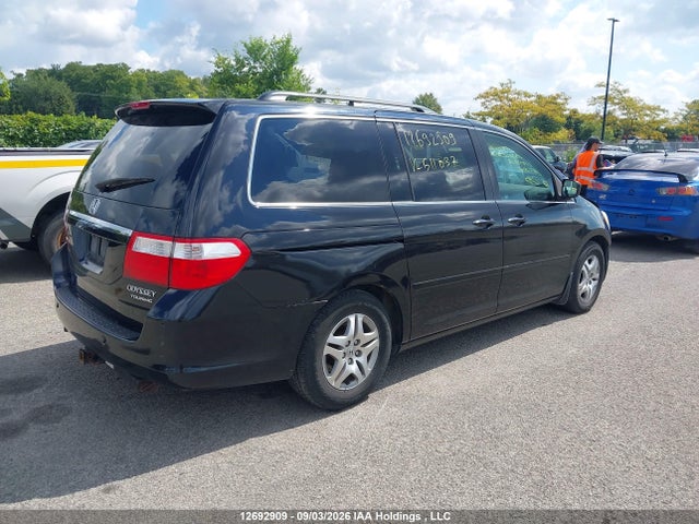 12692909 :رقم المزاد ، 5FNRL38885B511037 vin ، 2005 Honda Odyssey Touring مزاد بيع