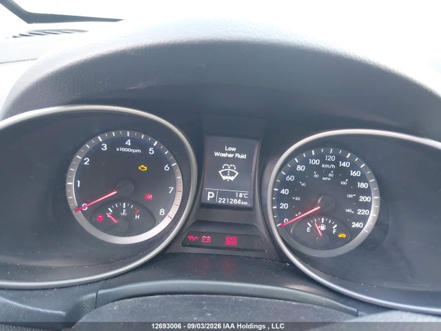 2015 Hyundai Santa Fe Sport 2.4 Luxury მანქანა იყიდება აუქციონზე, vin: 5XYZUDLB0FG271191, აუქციონის ნომერი: 12693006