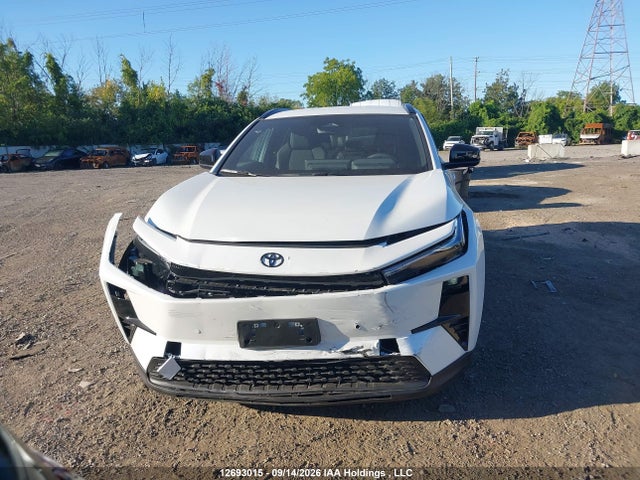 Toyota C-HR 2026 JTMABABD3TJ025297 Image 11