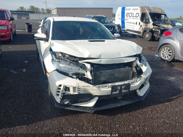 12693028 :رقم المزاد ، SHHFK8G34JU300645 vin ، 2018 Honda Civic Type-r مزاد بيع
