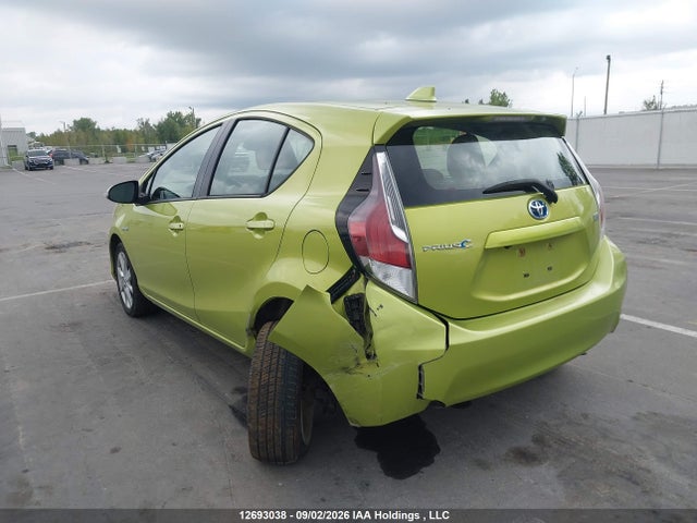 Toyota PRIUS C 2016 JTDKDTB34G1120216 Image 3