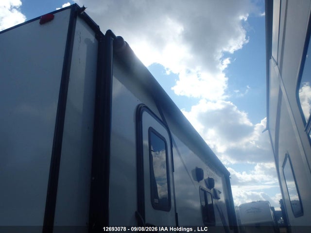 5ZT2FEJB9MW019992 Coachmen Freedom Express
