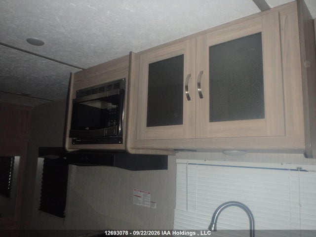 5ZT2FEJB9MW019992 Coachmen Freedom Express
