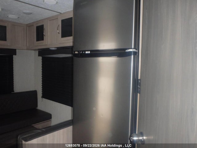 5ZT2FEJB9MW019992 Coachmen Freedom Express