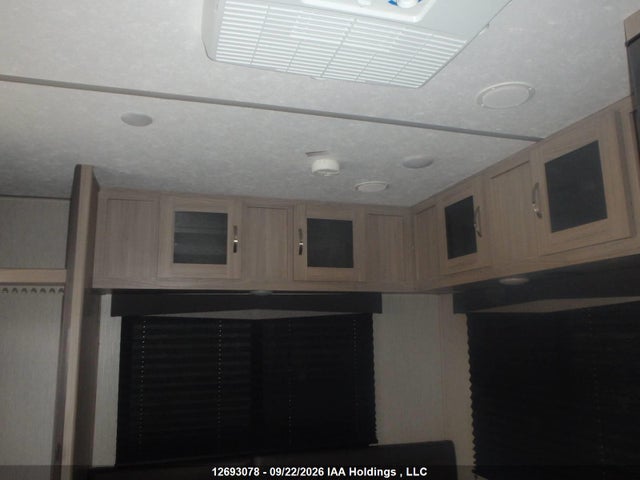 5ZT2FEJB9MW019992 Coachmen Freedom Express