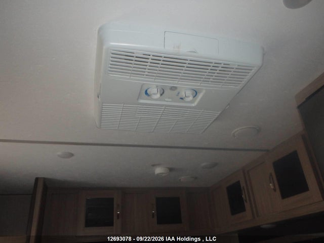 5ZT2FEJB9MW019992 Coachmen Freedom Express
