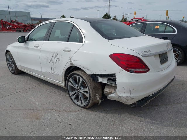 2017 Mercedes-benz C 300 მანქანა იყიდება აუქციონზე, vin: 55SWF4KB7HU218835, აუქციონის ნომერი: 12693156