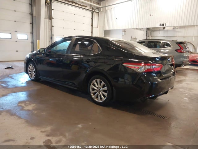 12693162 :رقم المزاد ، 4T1B11HK7JU016722 vin ، 2018 Toyota Camry L/le/xle/se/xse مزاد بيع