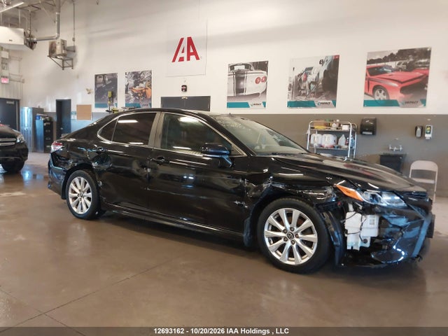 12693162 :رقم المزاد ، 4T1B11HK7JU016722 vin ، 2018 Toyota Camry L/le/xle/se/xse مزاد بيع