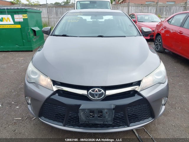 12693165 :رقم المزاد ، 4T1BF1FK4HU765668 vin ، 2017 Toyota Camry Se مزاد بيع