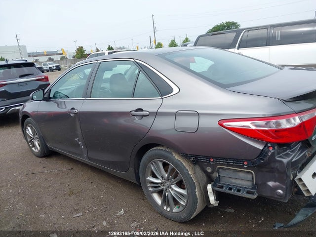 12693165 :رقم المزاد ، 4T1BF1FK4HU765668 vin ، 2017 Toyota Camry Se مزاد بيع