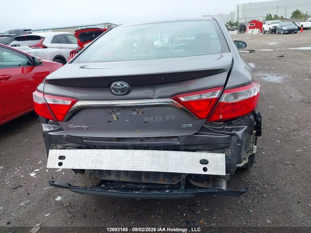 12693165 :رقم المزاد ، 4T1BF1FK4HU765668 vin ، 2017 Toyota Camry Se مزاد بيع