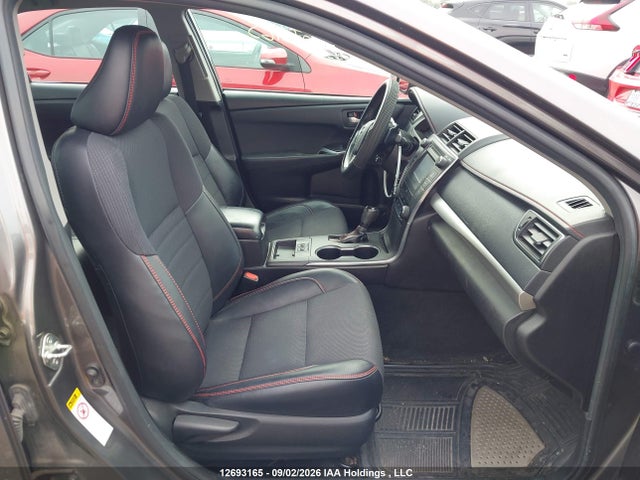 12693165 :رقم المزاد ، 4T1BF1FK4HU765668 vin ، 2017 Toyota Camry Se مزاد بيع