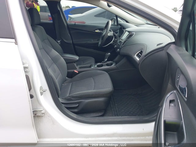 Chevrolet CRUZE LT 2018 1G1BE5SM0J7229853 Image 5