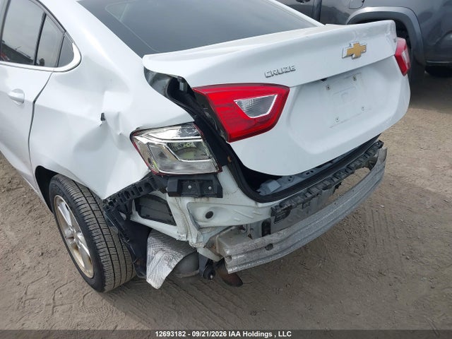 Chevrolet CRUZE LT 2018 1G1BE5SM0J7229853 Image 6