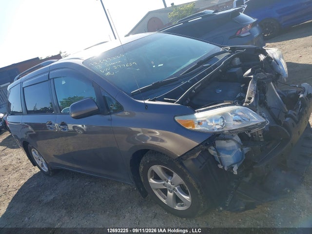 Aukcja sprzedaży 2013 Toyota Sienna Le, vin: 5TDKK3DC8DS377669, numer aukcji: 12693225