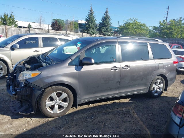 Aukcja sprzedaży 2013 Toyota Sienna Le, vin: 5TDKK3DC8DS377669, numer aukcji: 12693225