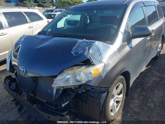 Aukcja sprzedaży 2013 Toyota Sienna Le, vin: 5TDKK3DC8DS377669, numer aukcji: 12693225