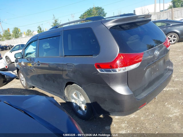 Aukcja sprzedaży 2013 Toyota Sienna Le, vin: 5TDKK3DC8DS377669, numer aukcji: 12693225