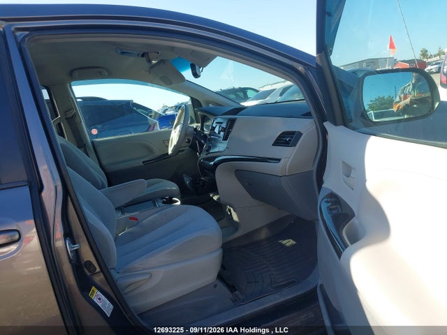 Aukcja sprzedaży 2013 Toyota Sienna Le, vin: 5TDKK3DC8DS377669, numer aukcji: 12693225