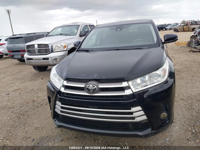 Toyota Highlander Le 2018 5TDBZRFH3JS893263 Image 12