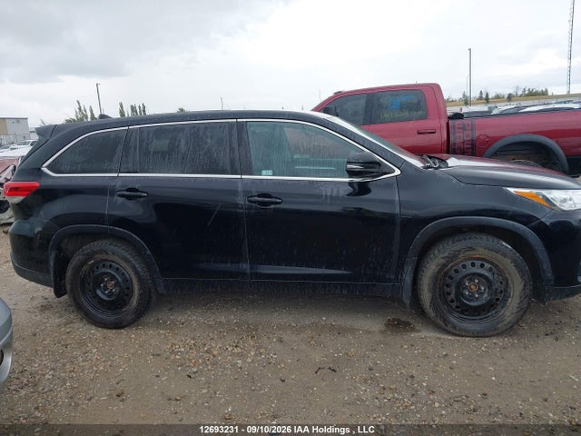 Toyota Highlander Le 2018 5TDBZRFH3JS893263 Image 13