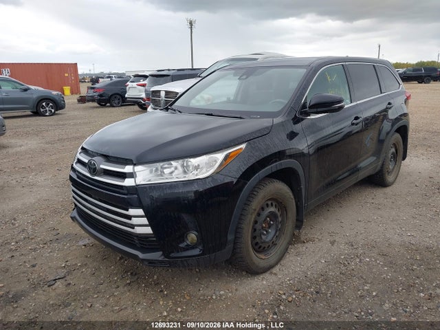 Toyota Highlander Le 2018 5TDBZRFH3JS893263 Image 2