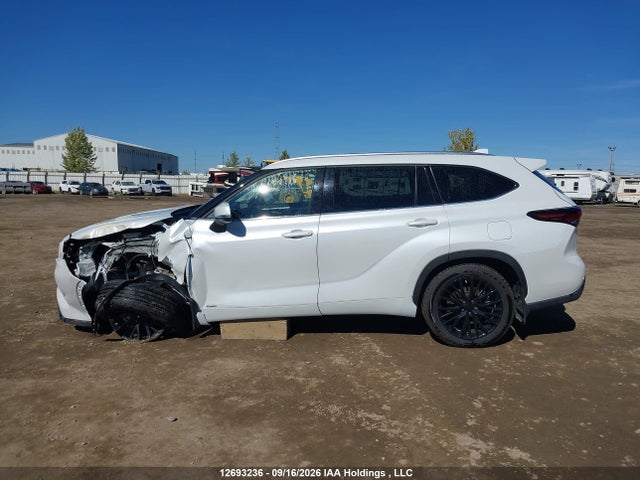 Aukcja sprzedaży 2024 Toyota Highlander Hybrid Limited/hybrid Platinum, vin: 5TDXBRCH7RS638870, numer aukcji: 12693236