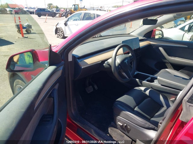 Продажа на аукционе авто 2024 Tesla Model Y, vin: 7SAYGDEE2RF050586, номер лота: 12693310