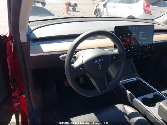 Продажа на аукционе авто 2024 Tesla Model Y, vin: 7SAYGDEE2RF050586, номер лота: 12693310