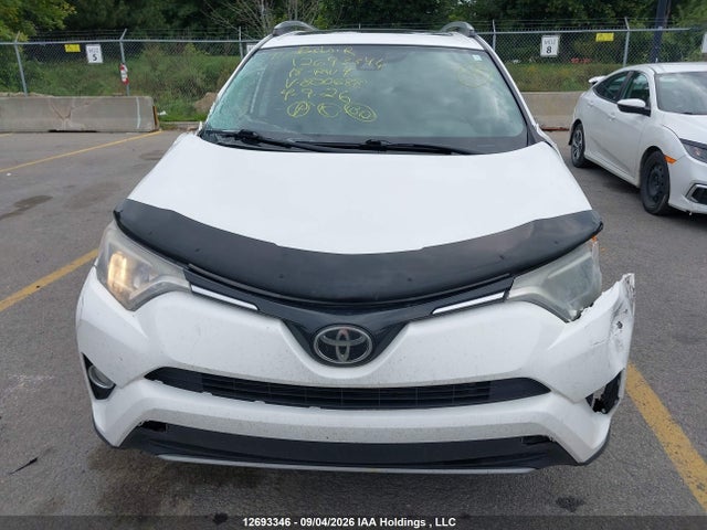 Продаж на аукціоні авто 2018 Toyota Rav4 Xle, vin: 2T3RFREV3JW800688, номер лоту: 12693346