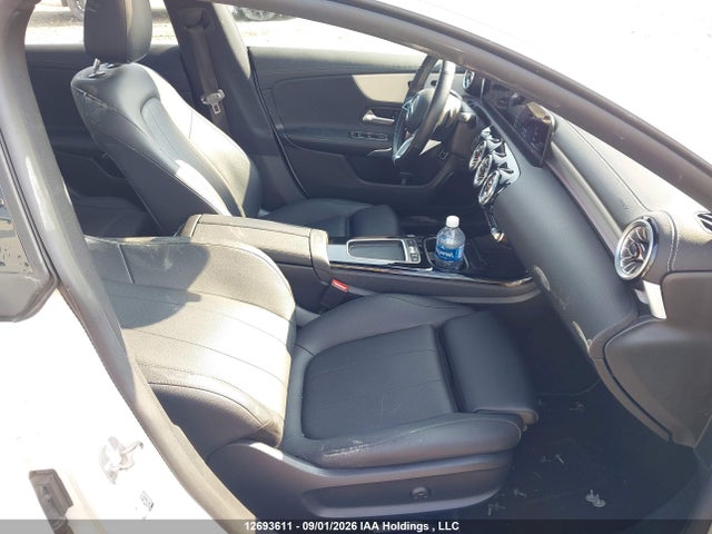 W1K5J4HB2SN537061 Mercedes-Benz CLA 250 4MATIC