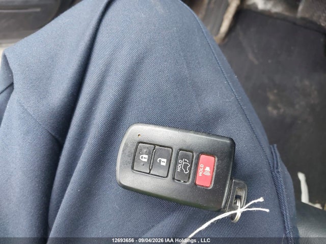 JTMJJREV3HD120244 Toyota Rav4 Hybrid Se