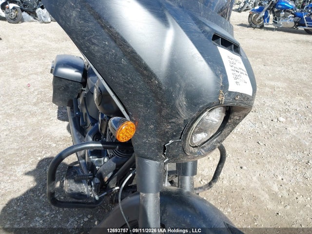 INDIAN MOTORCYCLE CO. Chieftain Dark Horse 2024 56KTCDBB4R3426631 Image 17