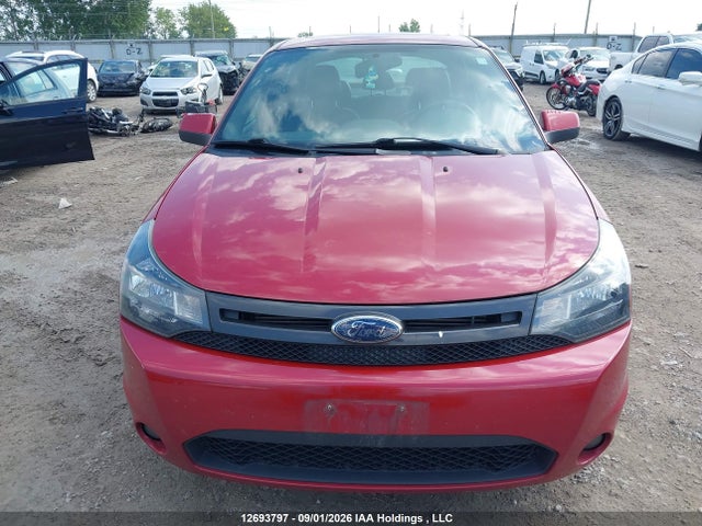 12693797 :رقم المزاد ، 1FAHP3GN2AW211027 vin ، 2010 Ford Focus Ses مزاد بيع